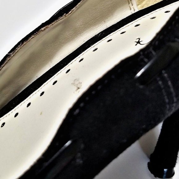 9.5W Black Heels - Picture 4 of 5